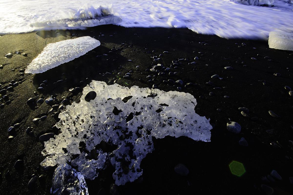 Diamond Beach Iceland ice black sand