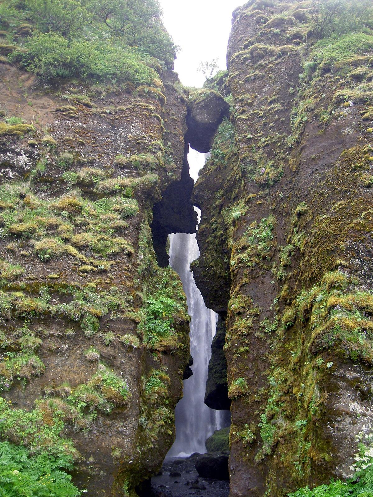 Gljufrabui hidden waterfall canyon