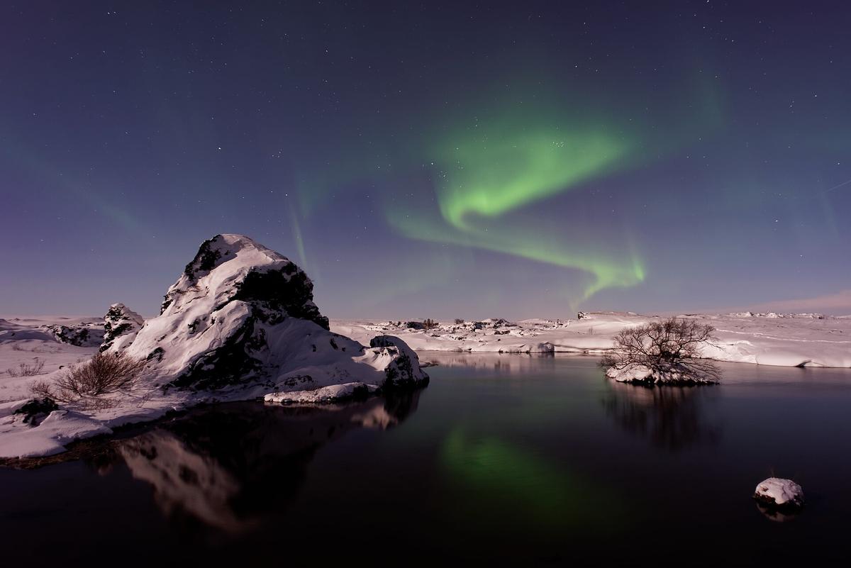 Iceland northern lights winter
