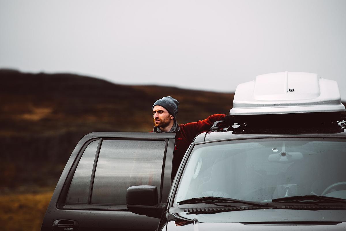 Iceland road trip car mountains